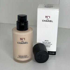 NIB CHANEL BD01 N•1 DE CHANEL Fond De Teint Revitalisant Foundation